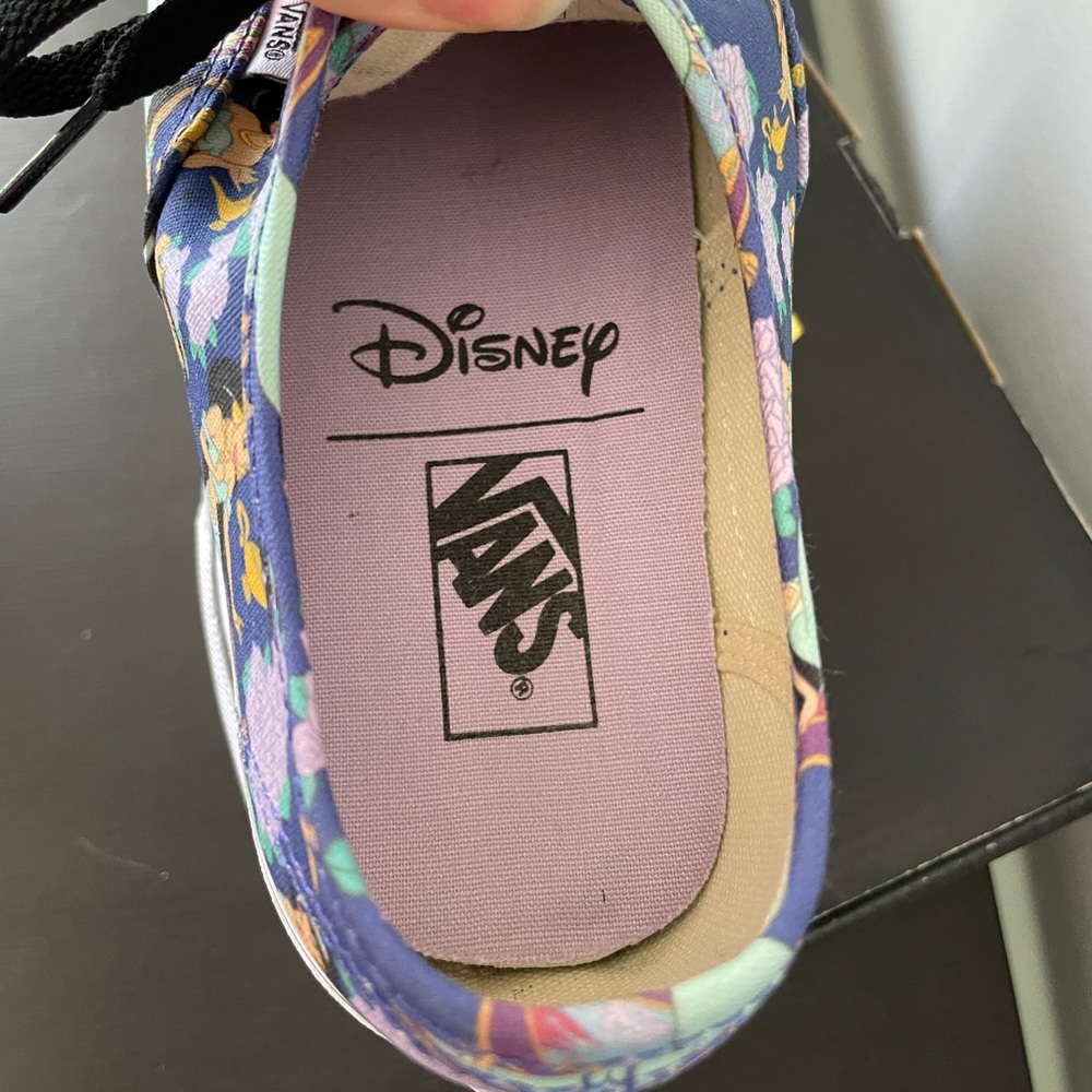 Rare Disney Vans - Jasmine Edition - Picture 5 of 7